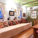Design interior in stil rustic romanesc