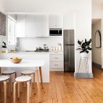 Amenajare bucatarie in stil scandinav-contemporan