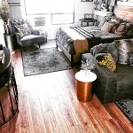 Designer interior intr-o garsoniera mica in stil rustic