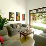 Amenajare living dupa tipul locuintei - la casa cu curte