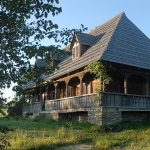 Renovari case traditionale romanesti