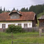 Renovari case traditionale romanesti: casa din paianta;