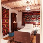 Dormitor in stil rustic romanesc