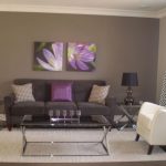 Living culori, in culori gri cu mov, argintii, negru si alb;