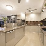 Bucatarie in stil modern gen open space
